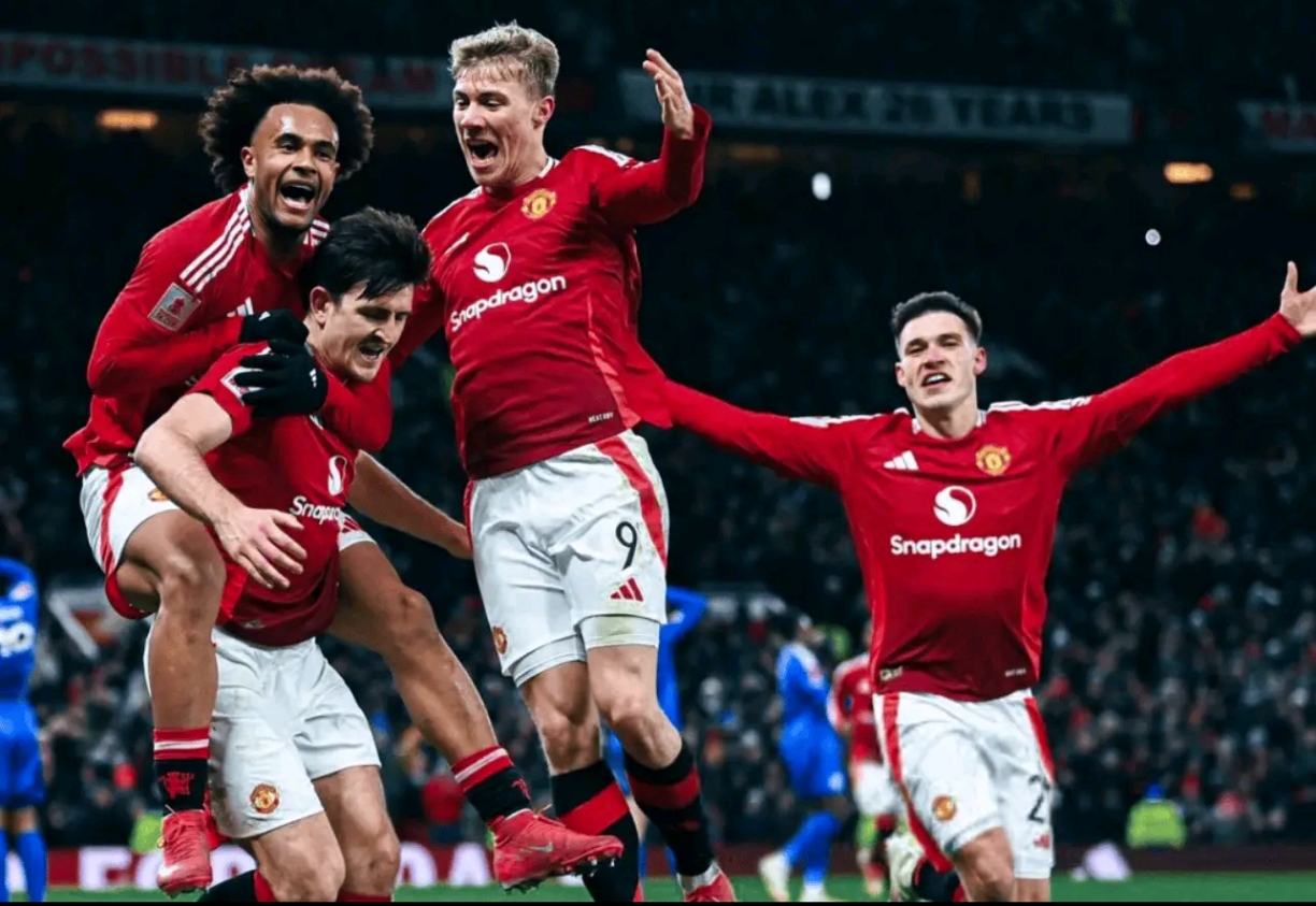 曼联主场大胜诺里奇，豪取胜利