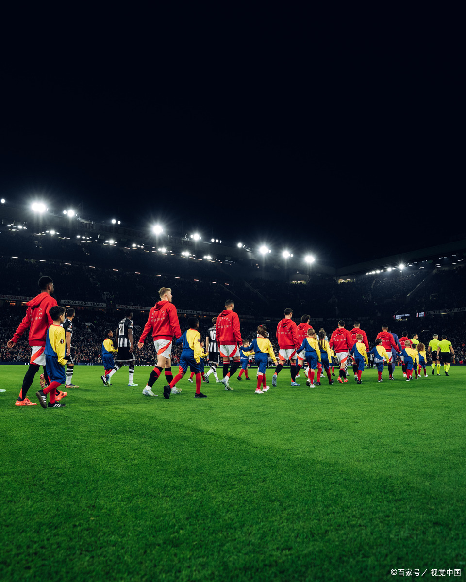 精准射门得分,球员成为焦点 精准射门得分,球员成为焦点