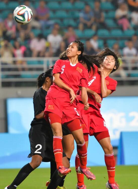 中国女足女将表现出色,取得胜利 中国女足女将表现出色,取得胜利