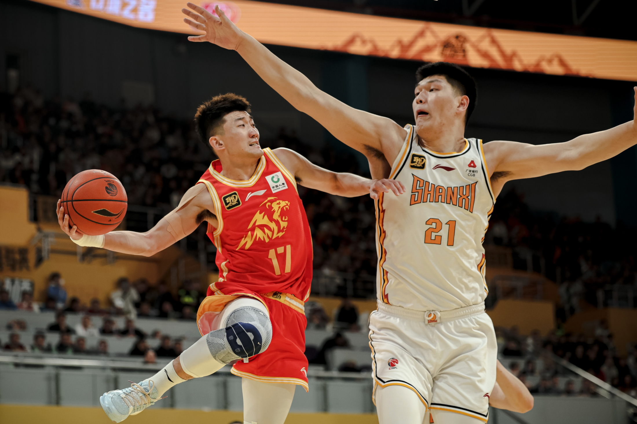 球队头号得分手在CBA比赛中表现抢眼 球队头号得分手在CBA比赛中表现抢眼